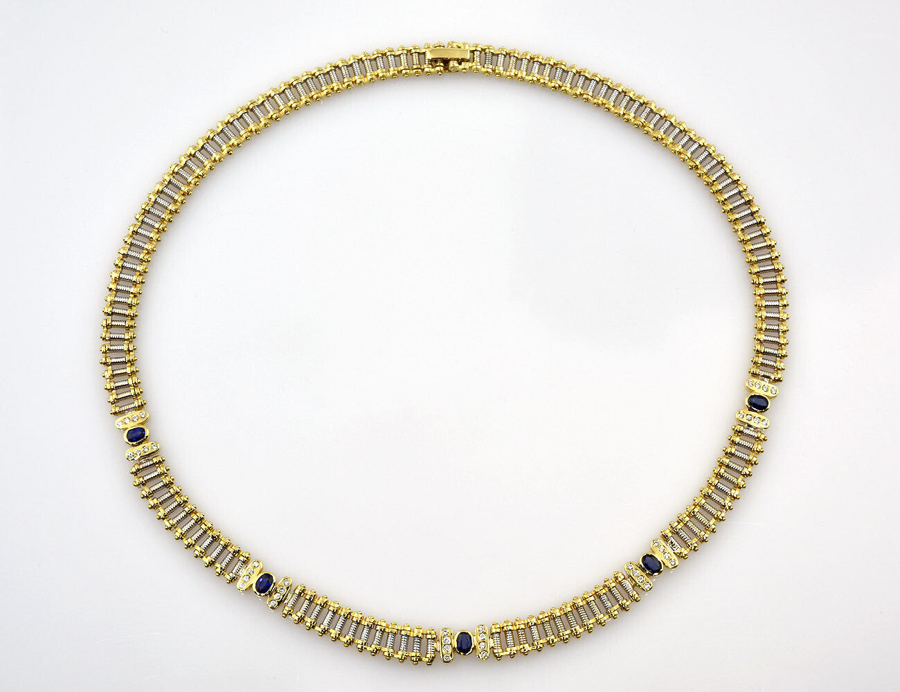 Kette Saphir 750/000 18 K Weiß-/Gelbgold 40 Brillanten zus. 0,60 ct 45 cm lang