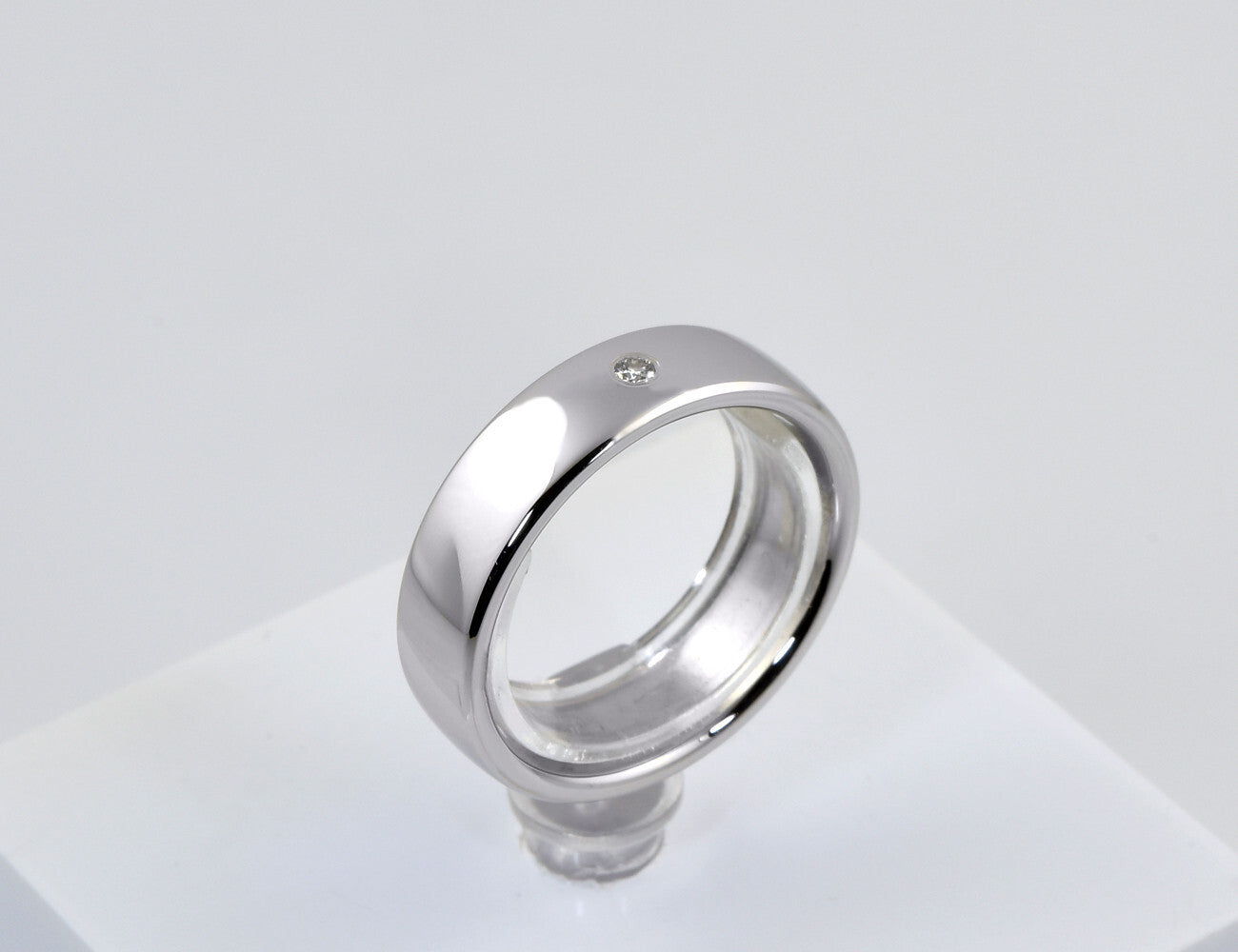 Diamant Ring 333/000 8 K Weißgold 1 Brillant 0,025 ct
