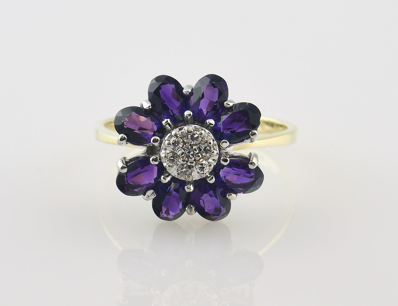 Amethyst Diamant Ring 585 14 K Gelbgold 7 Diamanten zus. 0,07 ct
