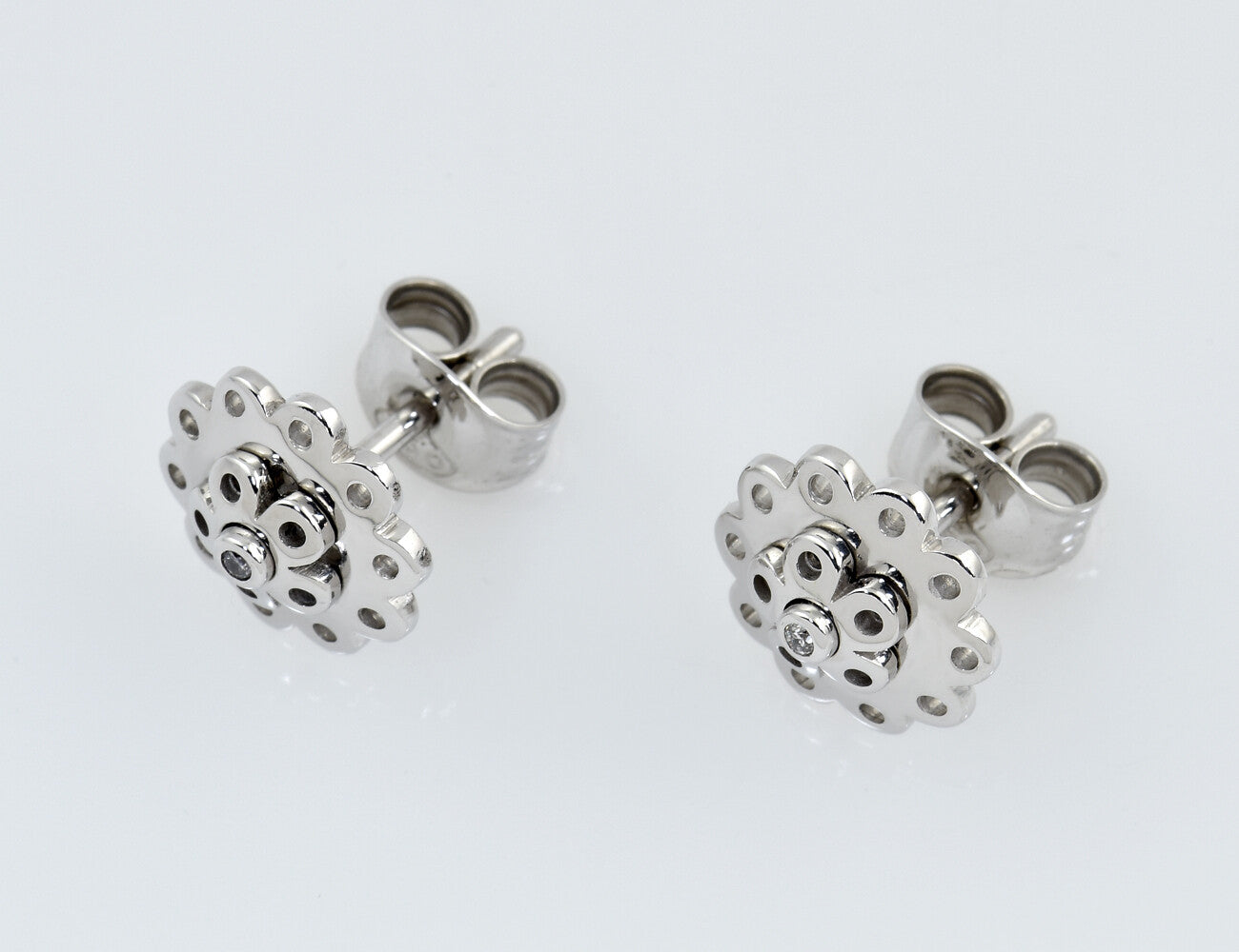 Ole Lynggaard Ohrstecker 750/000 18 K Weißgold, 2 Brillanten zus. 0,02 ct