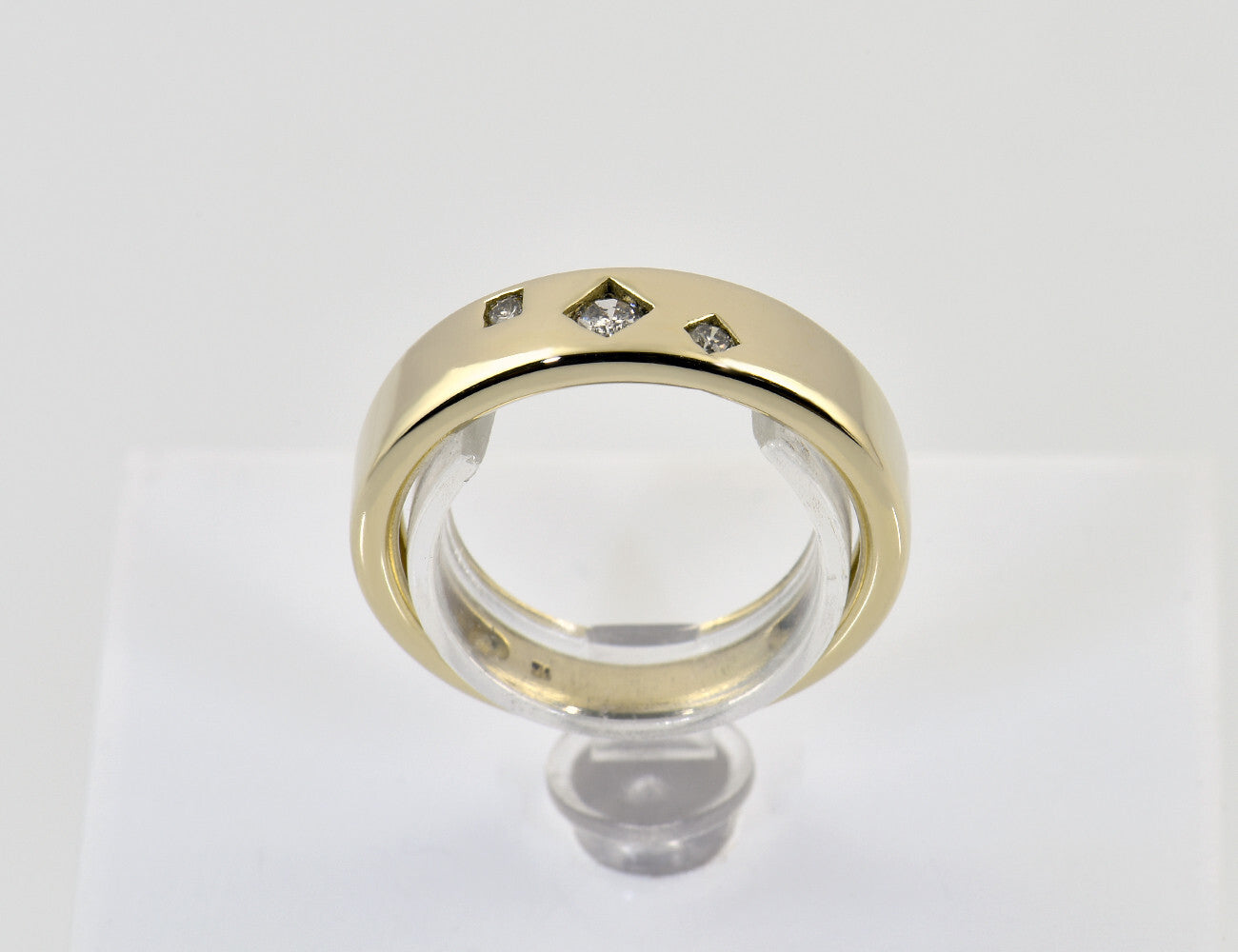Diamant Ring 585/000 14 K Gelbgold 3 Brillanten zus. 0,15 ct