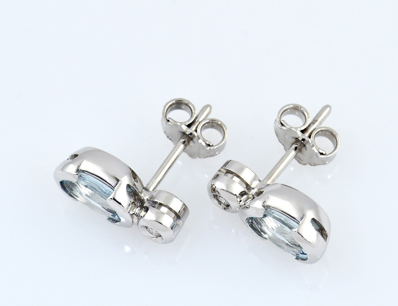 Ohrstecker Topas 750/000 18 K Weißgold, 2 Brillanten zus. 0,03 ct