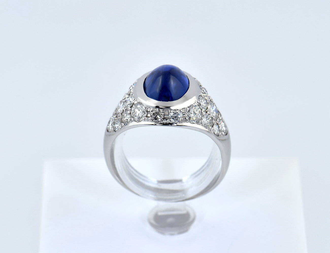 Rene Kern Saphir Diamant Ring 750/000 18 K Weißgold 24 Brillanten zus. 1,70 ct