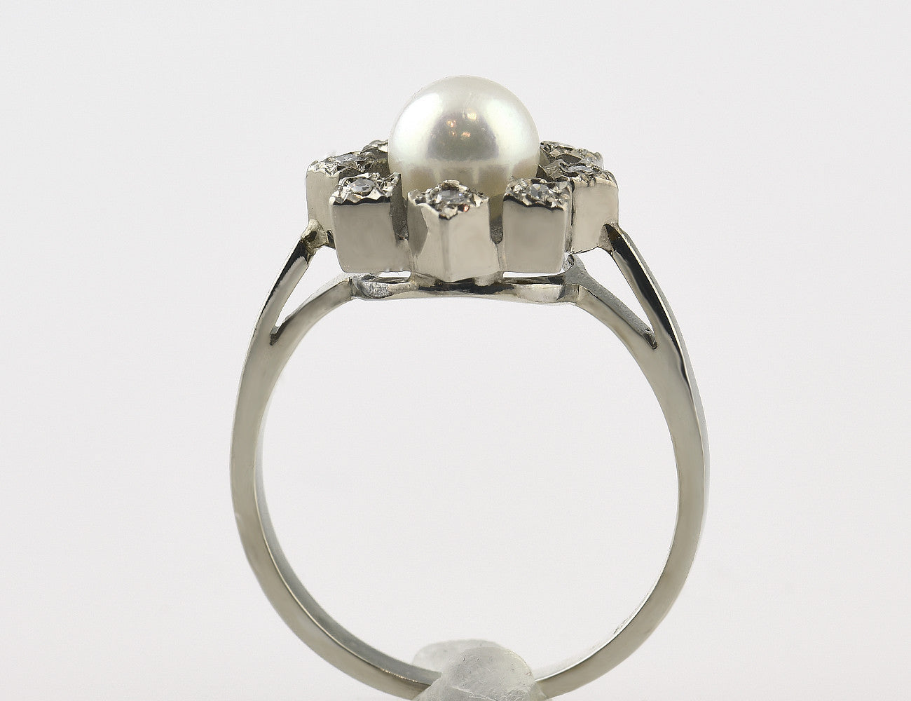 Ring Akoyaperle 585/000 14 K Weißgold 8 Diamanten zus. 0,15 ct