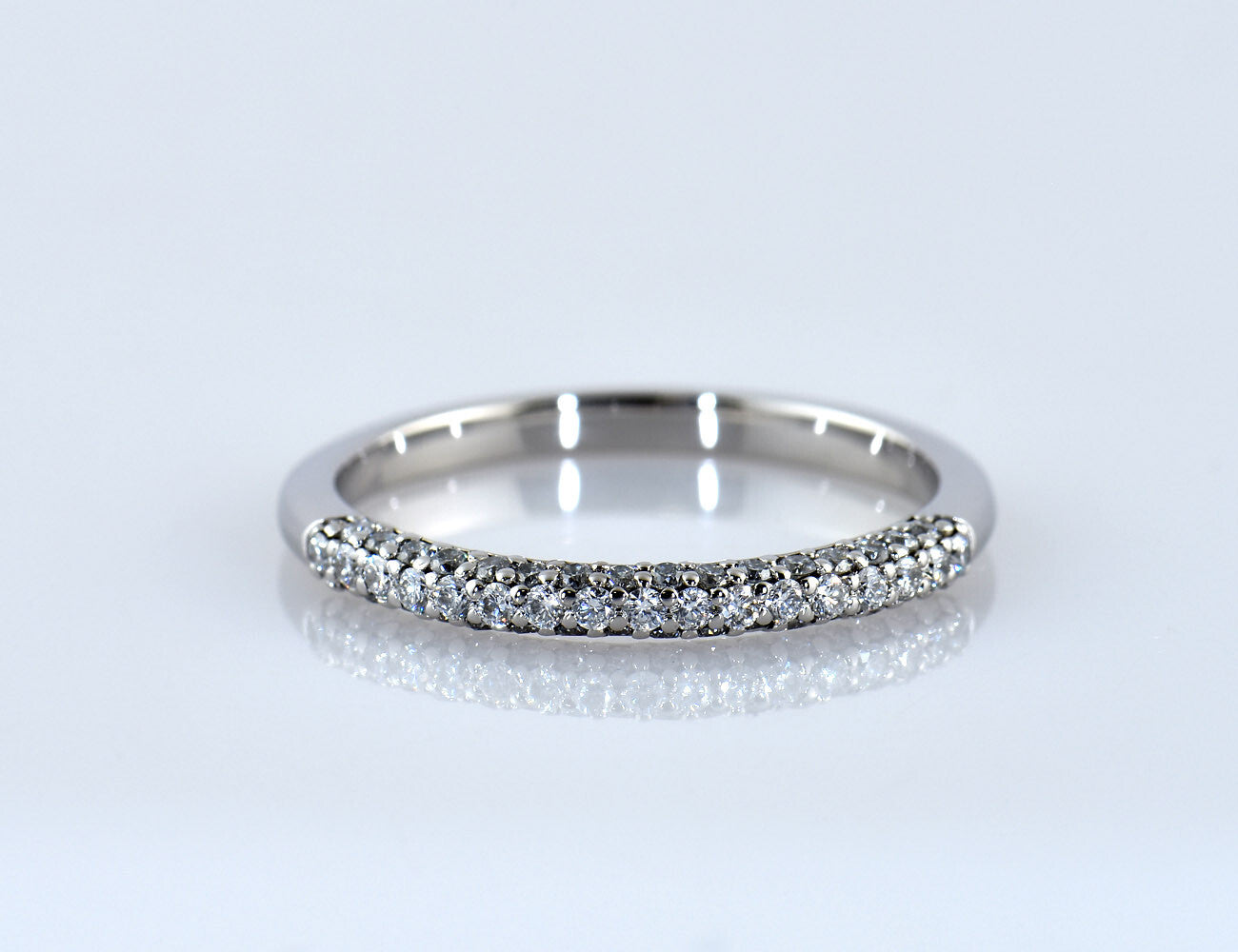 Memoire Ring 585/000 14 K Weißgold 48 Brillanten Lab Crown CVD zus. 0,50 ct