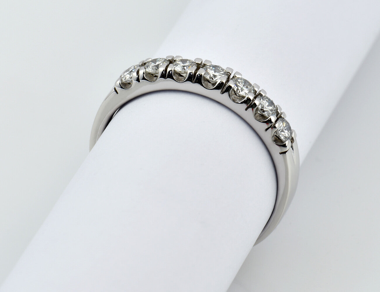 Diamant Ring 585/000 14 K Weißgold 7 Brillanten zus. 0,60 ct