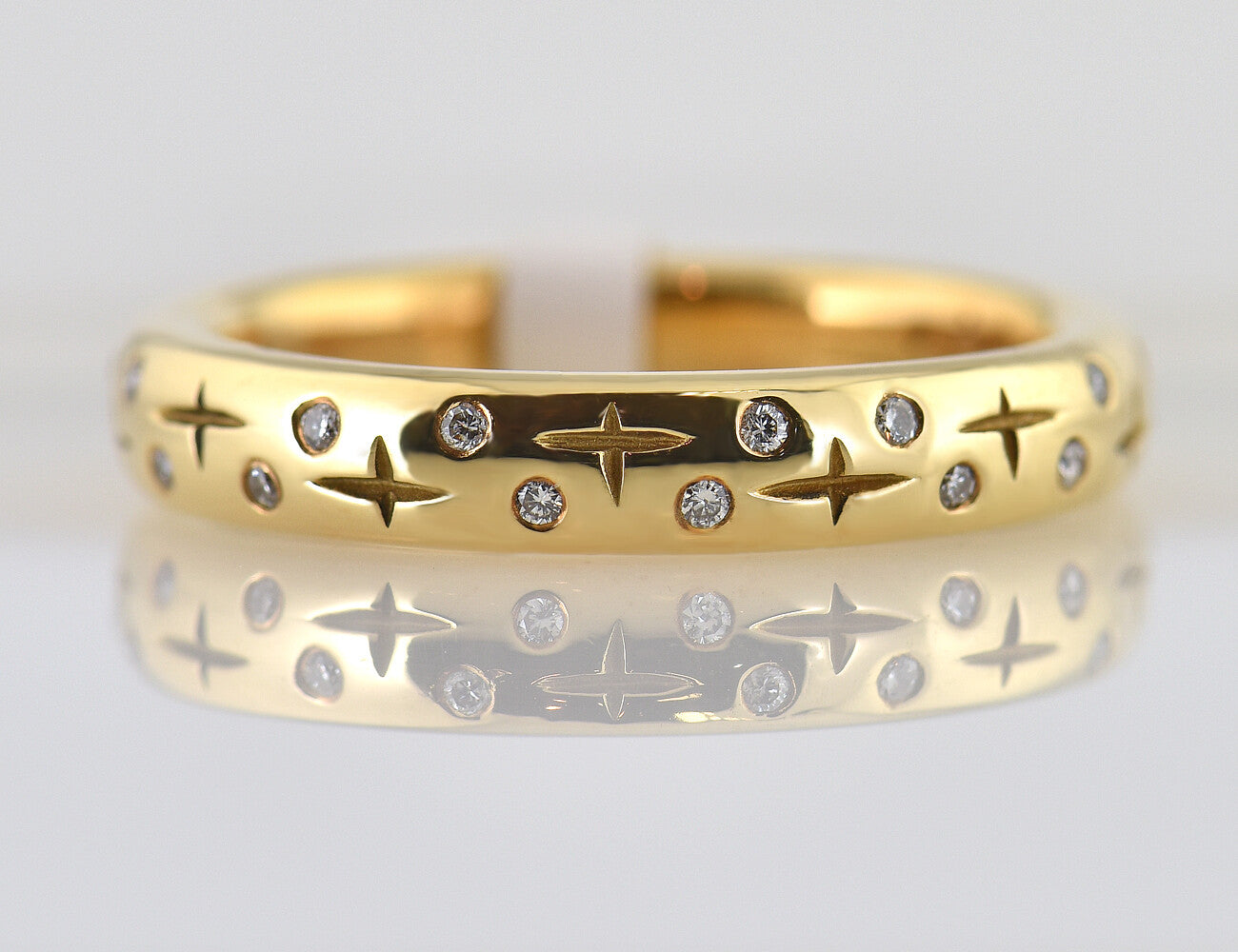 Diamantring 585 14 K Gelbgold 28 Brillanten zus. 0,14 ct