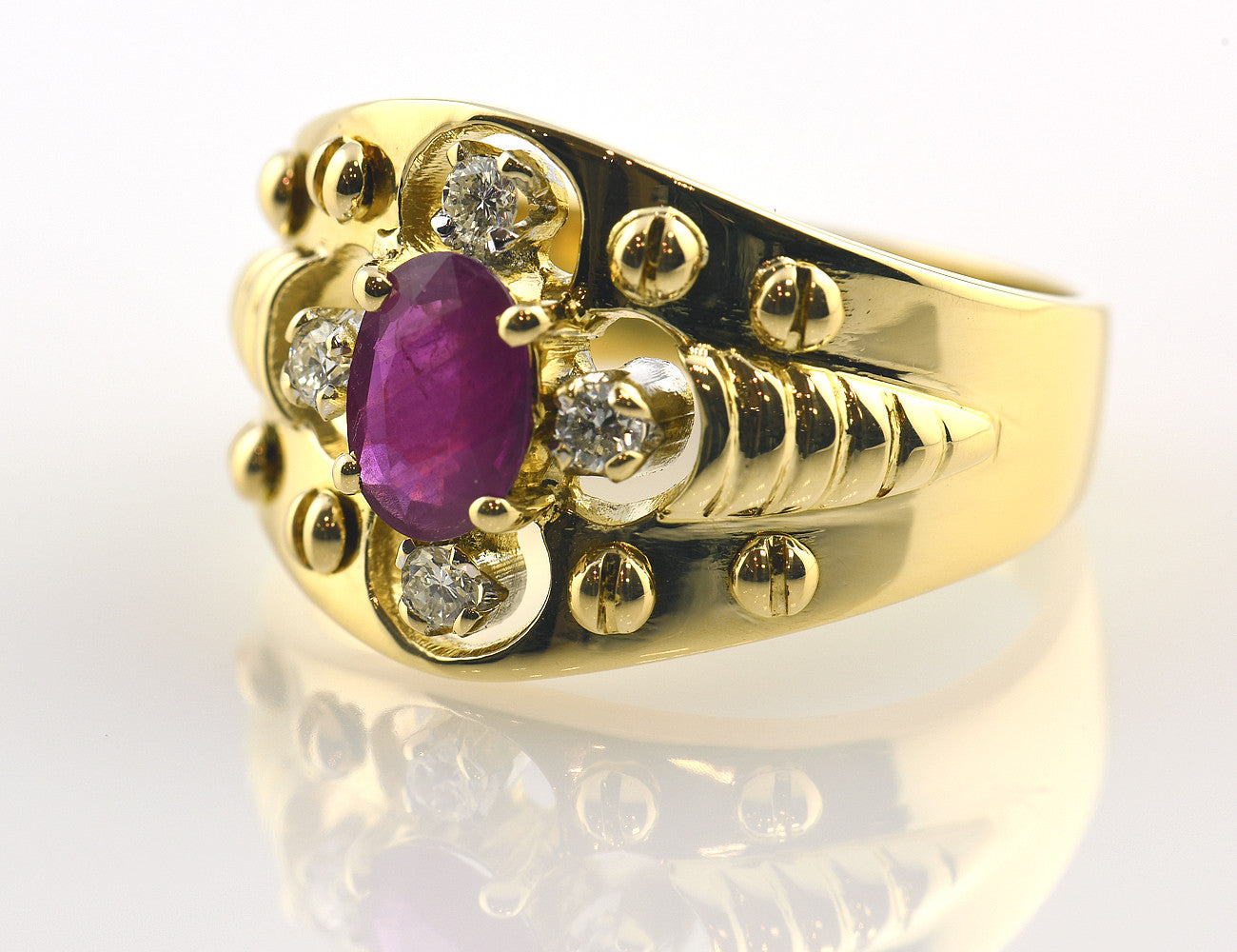 Rubin Diamant Ring 750 18 K Gelbgold 4 Brillanten insgesamt 0,16 ct