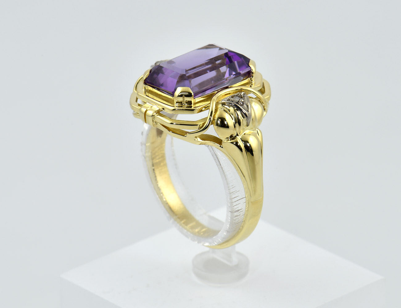 Ring Amethyst 585/000 14 K Gelbgold 2 Diamanten zus. 0,03 ct