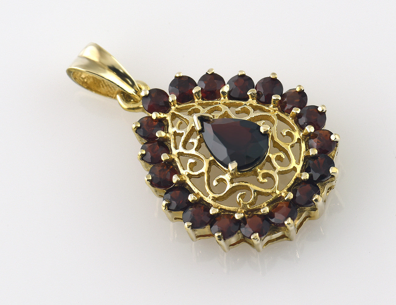 Anhänger Granat 333 8 K Gelbgold