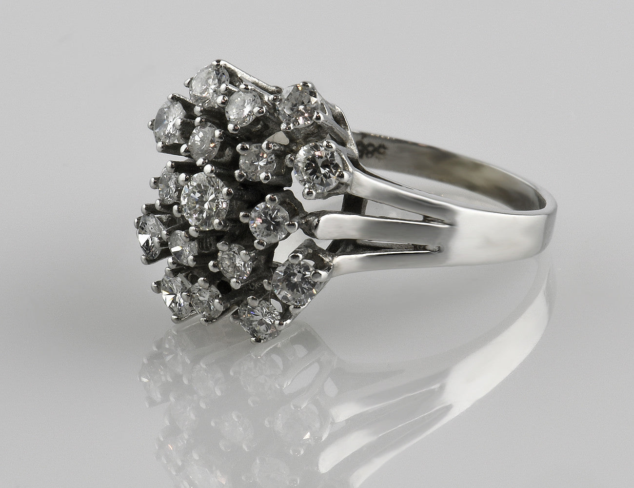 Diamond ring 585 14 K white gold 17 diamonds total 0.85 ct