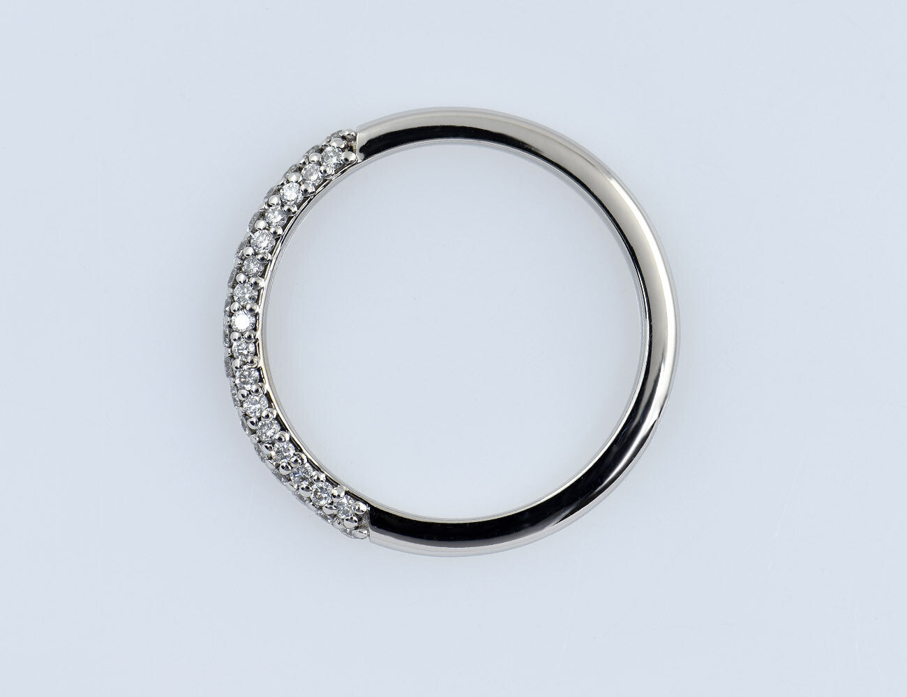 Memoire Ring 585/000 14 K Weißgold 48 Brillanten Lab Crown CVD zus. 0,50 ct