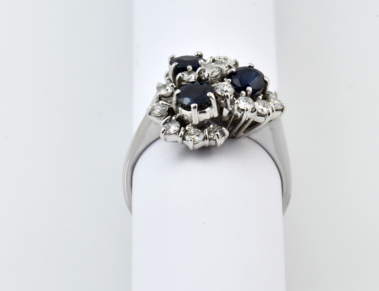 Saphir Diamant Ring 585/000 14 K Weißgold 19 Brillanten zus. 0,75 ct