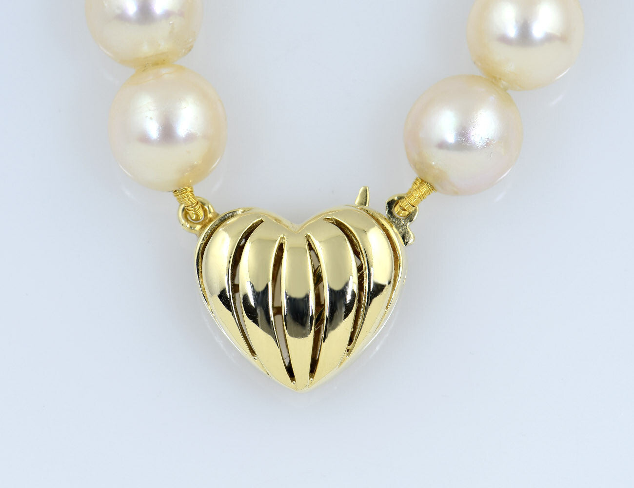 Akoyaperlenkette 585/000 14 K Gelbgoldschließe 24 Diamanten zus. 0,50 ct