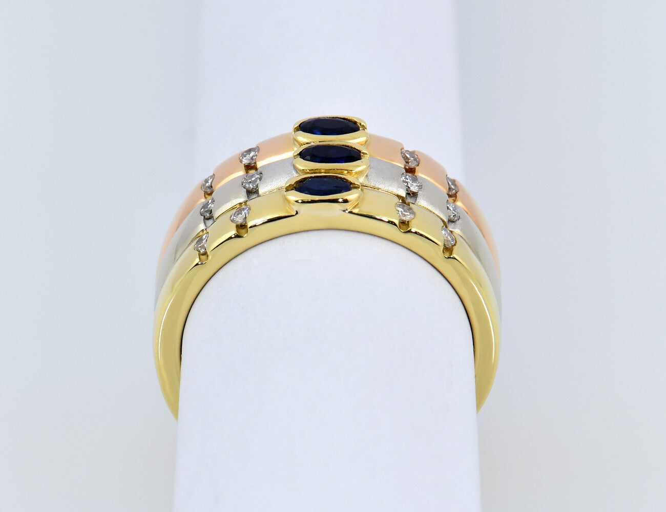 Saphir Diamant Ring 750/000 18 K Gold Tricolor 12 Brillanten zus. 0,20 ct