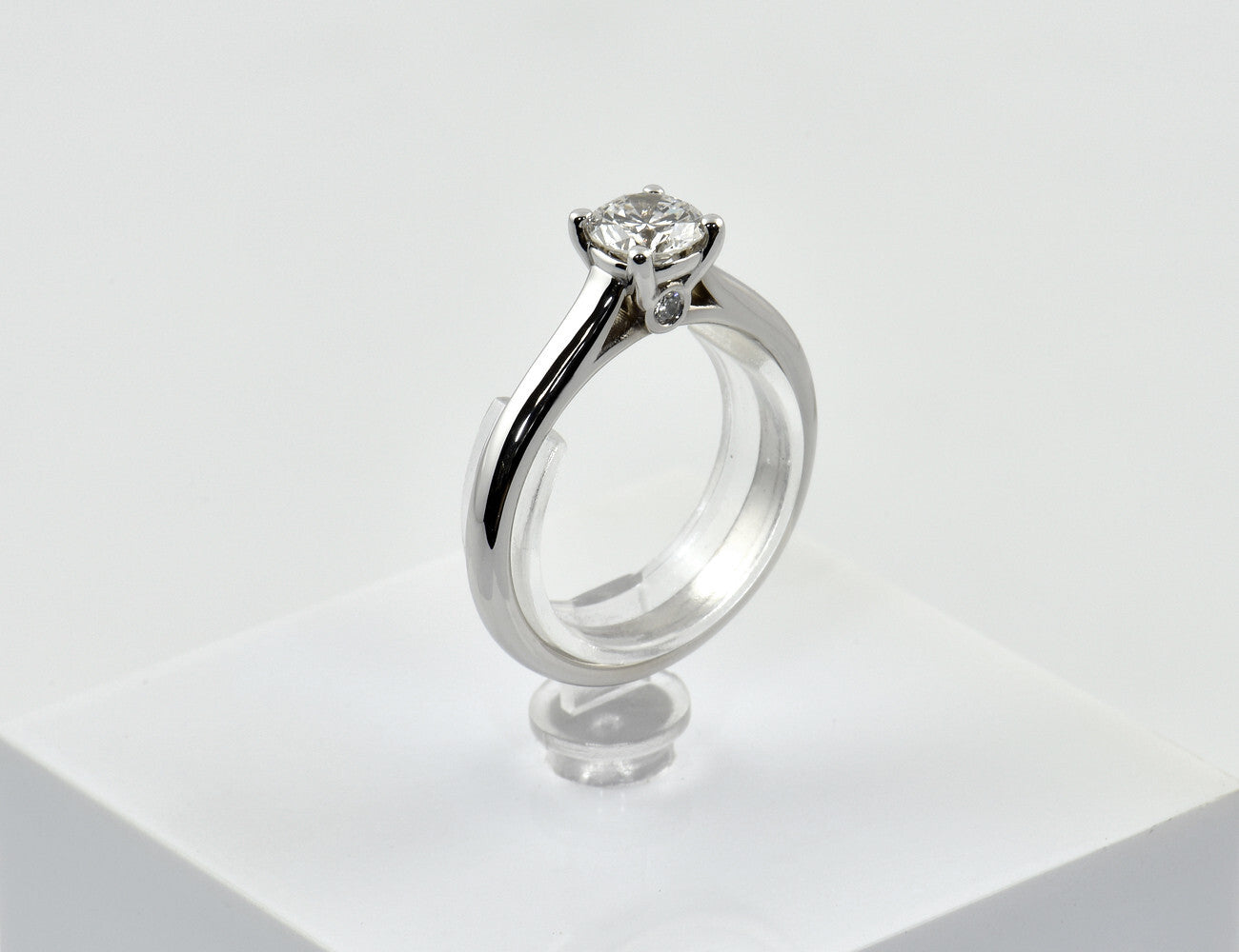 Solitär Diamant Ring 585/000 14 K Weißgold 3 Brillanten zus. 0,70 ct