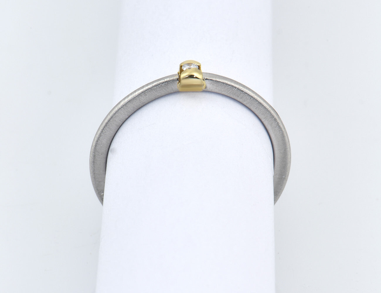 Diamant Solitär Ring 950/000 Platin / 750 Gelbgold Brillant 0,02 ct