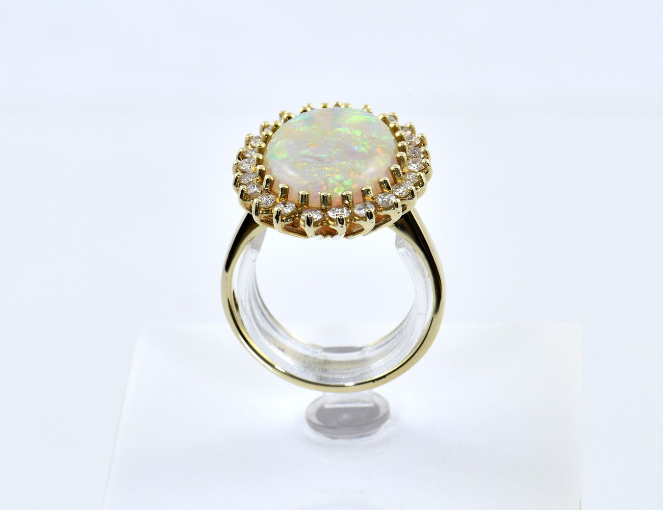 Opal Diamant Ring 585/000 14 K Gelbgold, 23 Brillanten zus. 0,66 ct