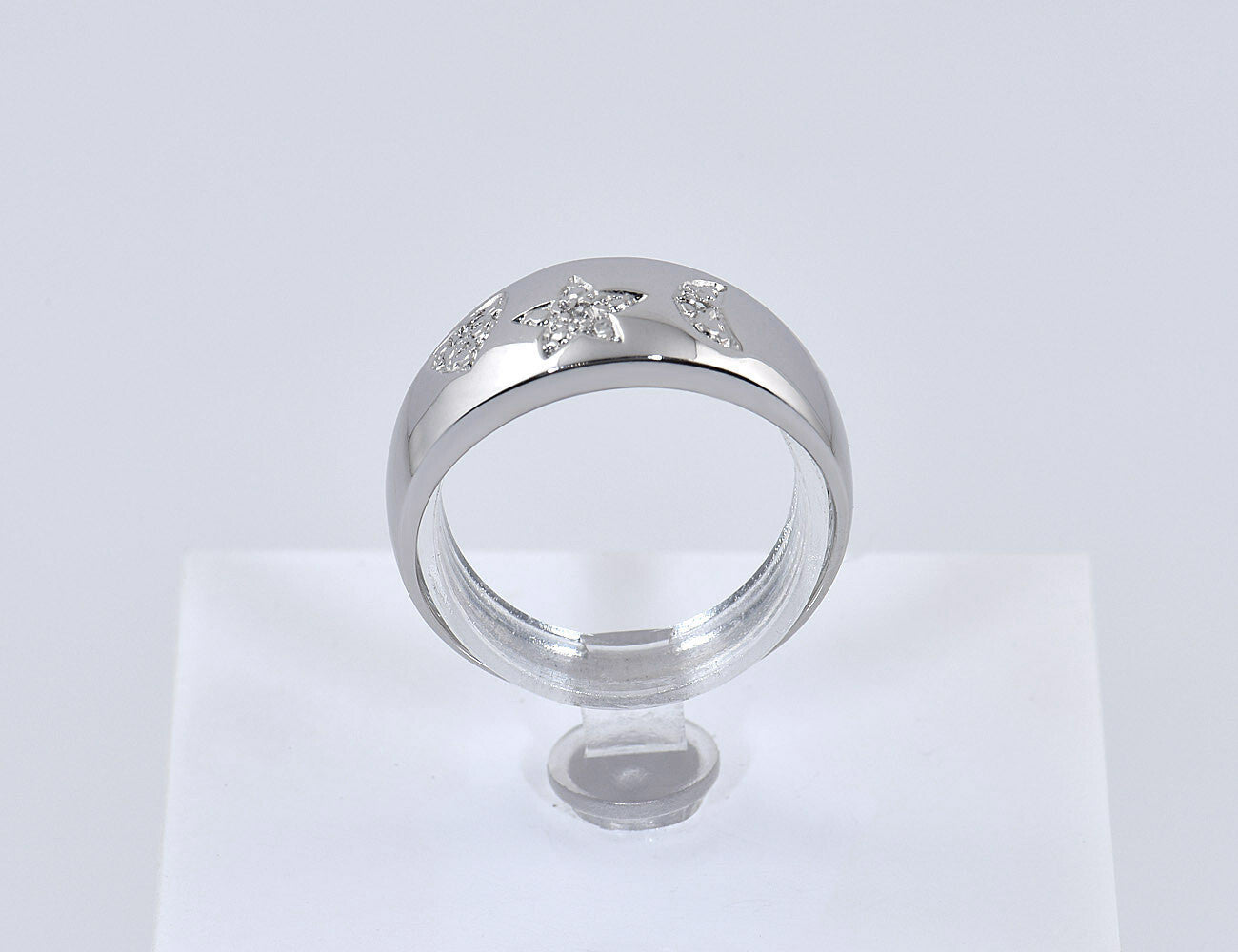Diamant Ring 333/000 8 K Weißgold 3 Diamanten zus. 0,02 ct
