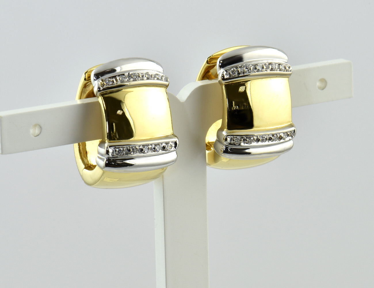 Creolen Scharniercreole 750/000 18 K Gelbgold 20 Brillanten zus. 0,25 ct