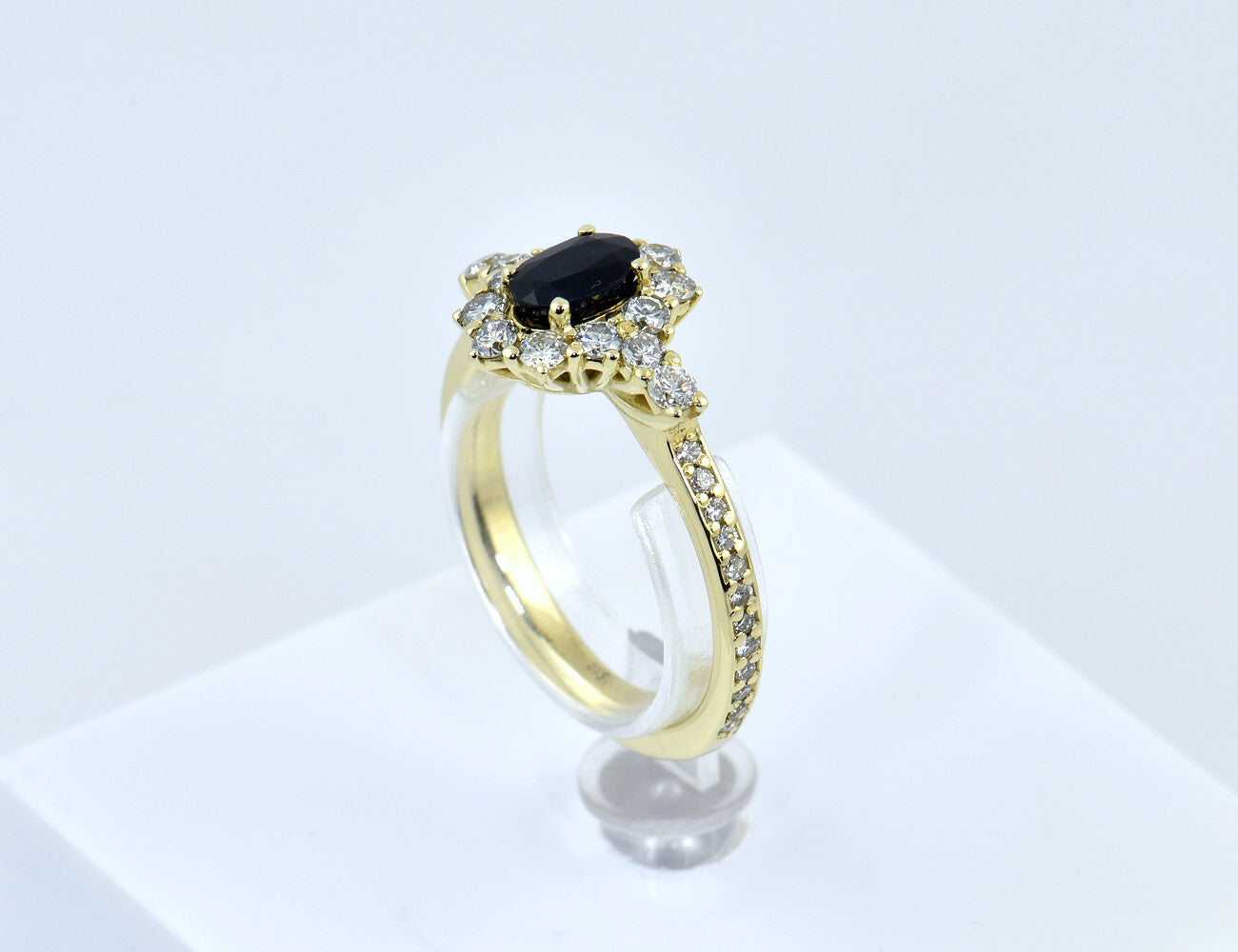 Saphir Diamant Ring 585/000 14 K Gelbgold 38 Brillanten zus. 0,70 ct
