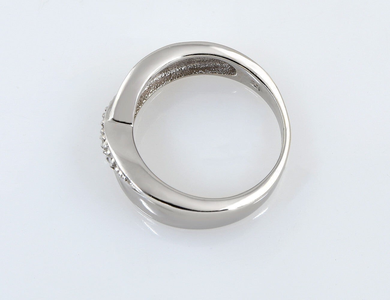 Diamond ring 585/000 14 K white gold 5 diamonds total 0.05 ct