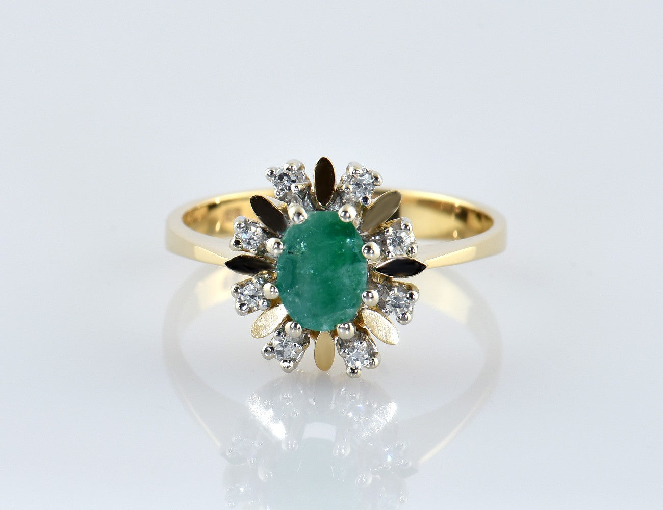 Ring Smaragd Diamant  585/000 14 K Gelbgold 8 Diamanten zus. 0,08 ct