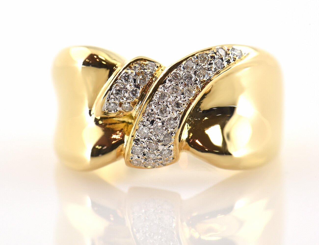 Diamant Ring 750/000 18 K Gelbgold 32 Diamanten zus. 0,35 ct