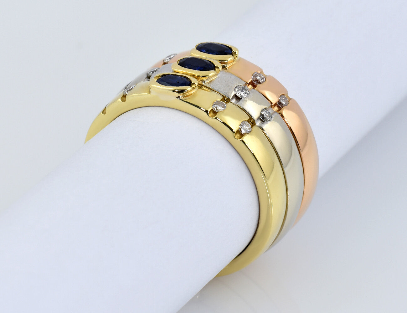 Saphir Diamant Ring 750/000 18 K Gold Tricolor 12 Brillanten zus. 0,20 ct