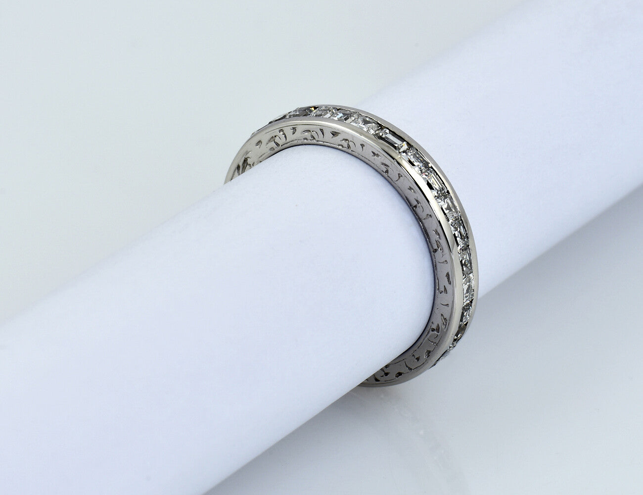 Diamant Ring Memoire 950/000 Platin, 32 Diamanten zus. 1,50 ct