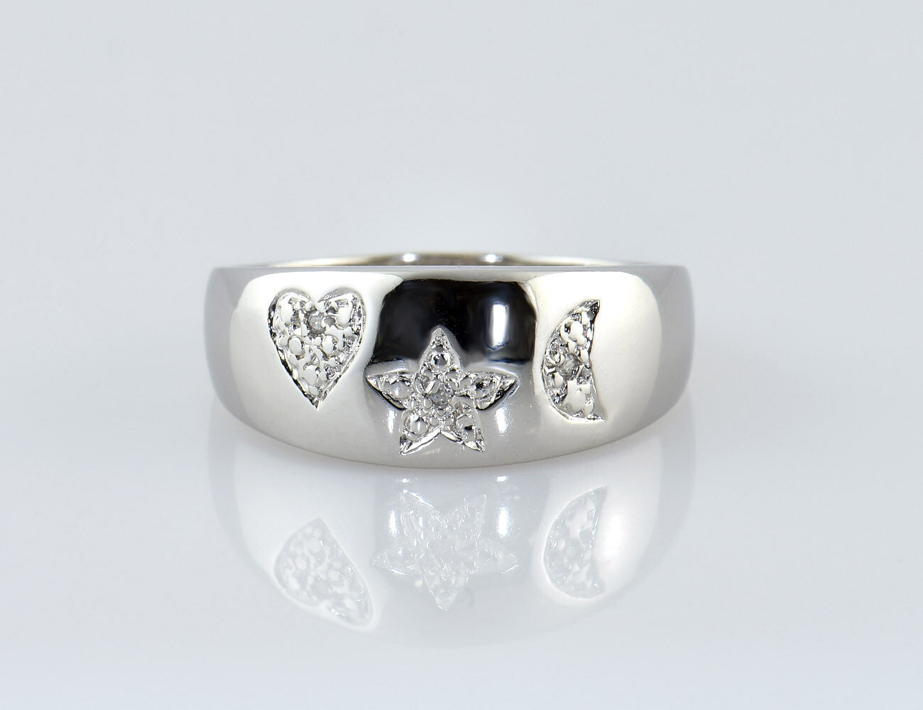 Diamant Ring 333/000 8 K Weißgold 3 Diamanten zus. 0,02 ct