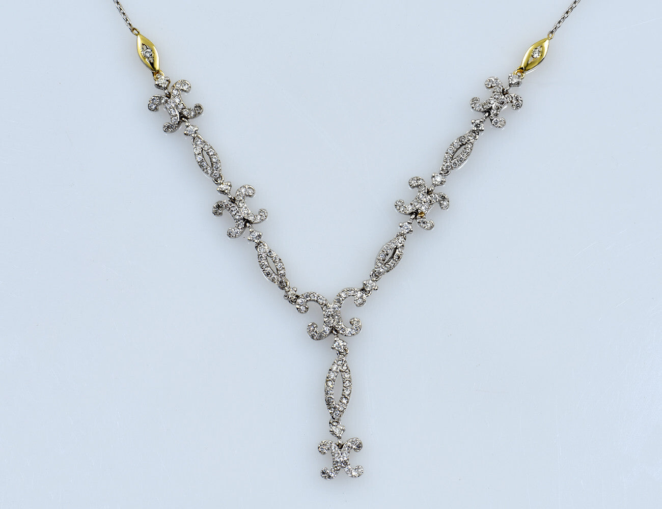 Kette 750/000 18 K Weiß-/ Gelbgold 172 Brillanten zus. 1,50 ct 44 cm lang