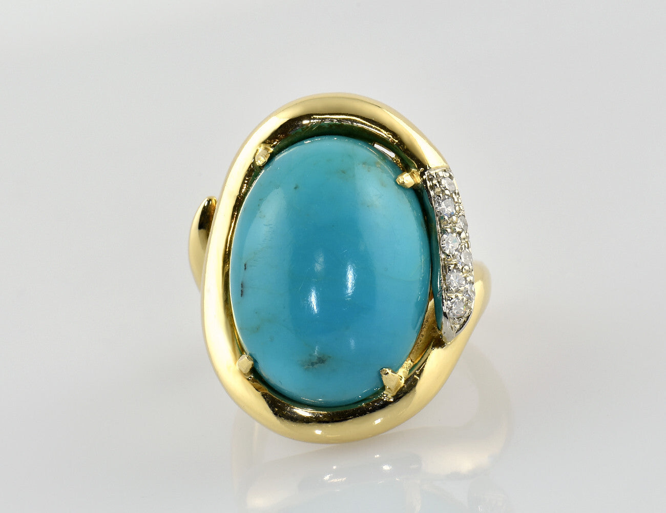 Ring Türkis 750/000 18 K Gelbgold 8 Diamanten zus. 0,12 ct
