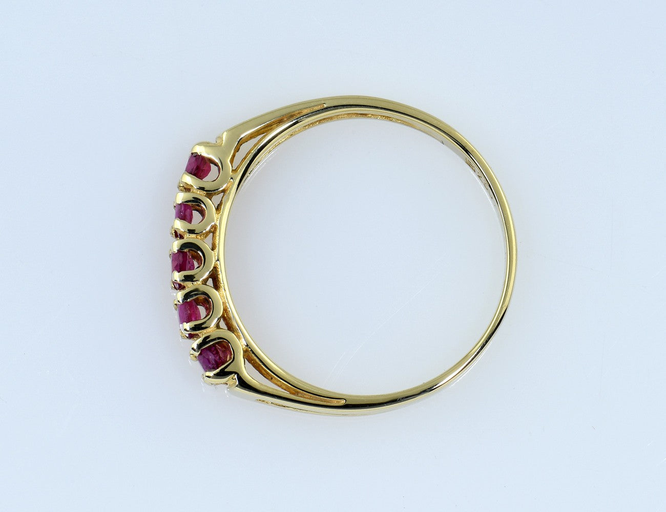 Rubin Ring 333/000 8 K Gelbgold