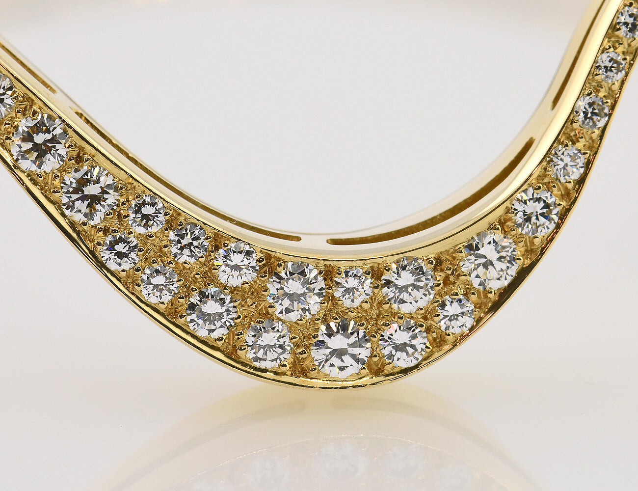 Armreif 750 18 K Gelbgold 47 Brillanten zus. 1,00 ct