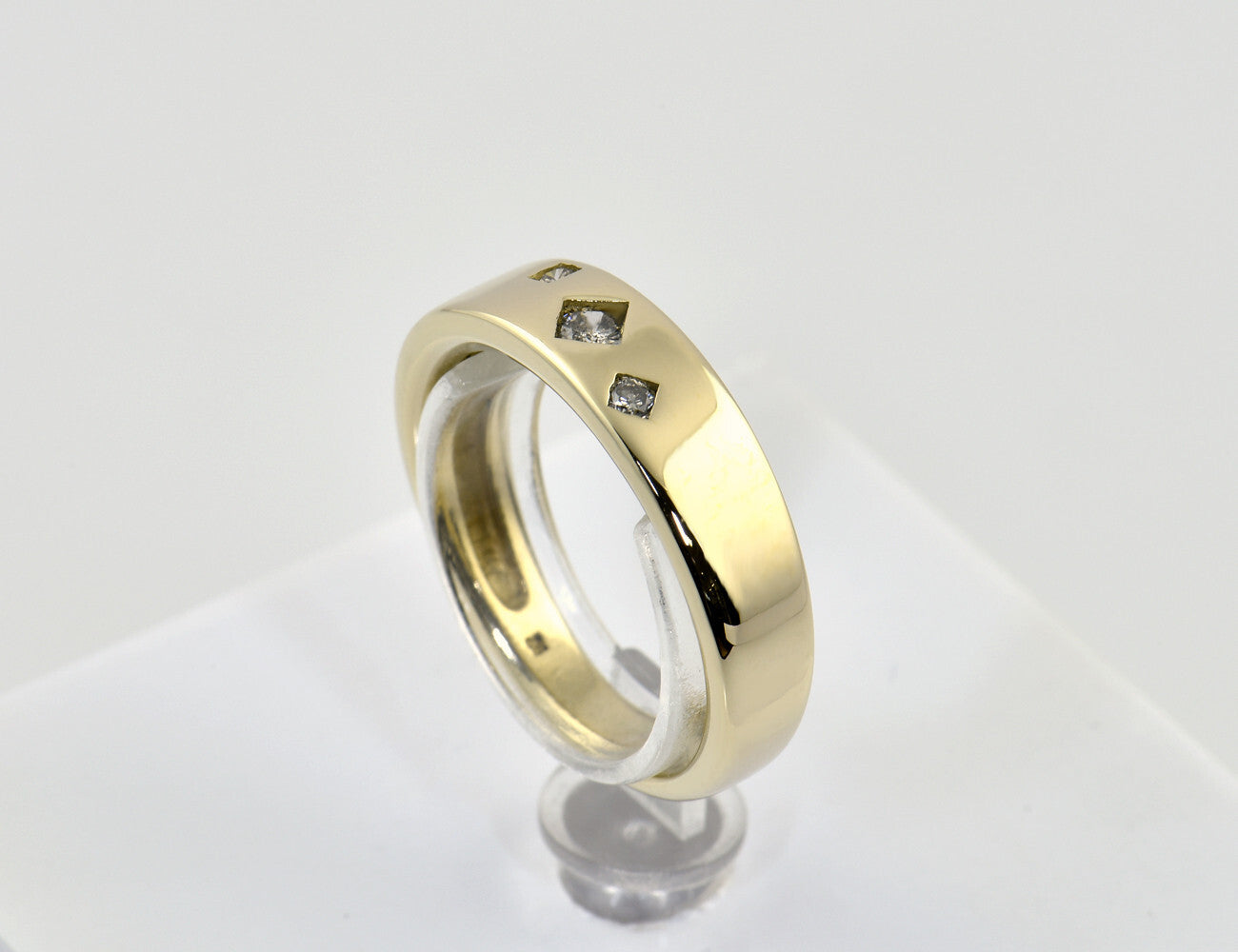 Diamant Ring 585/000 14 K Gelbgold 3 Brillanten zus. 0,15 ct