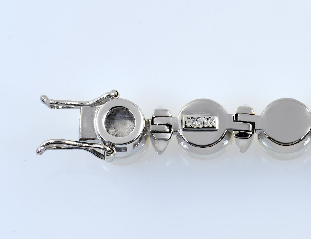 Perlen Armband 750/000 18 K Weißgold 19 Diamanten zus. 0,38 ct