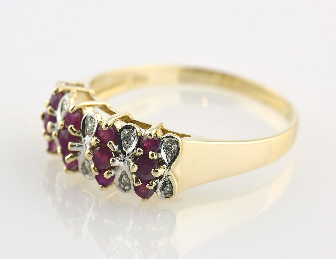 Rubin Diamant Ring 585/000 14 K Gelbgold 10 Diamanten zus. 0,05 ct