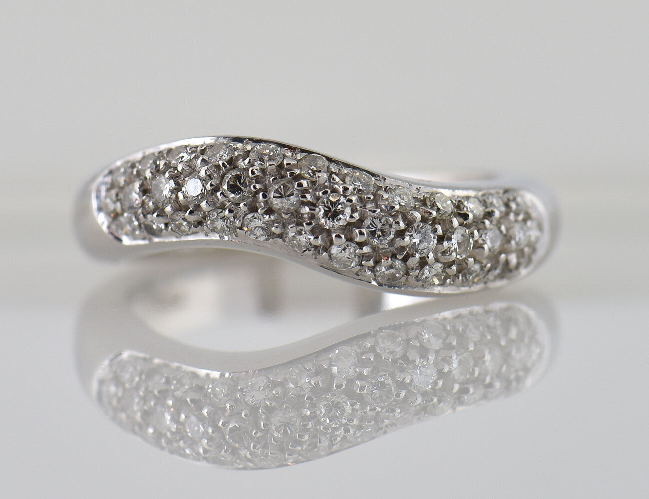 Diamant Ring 750 18 K Weißgold 37 Brillanten zus. 0,50 ct