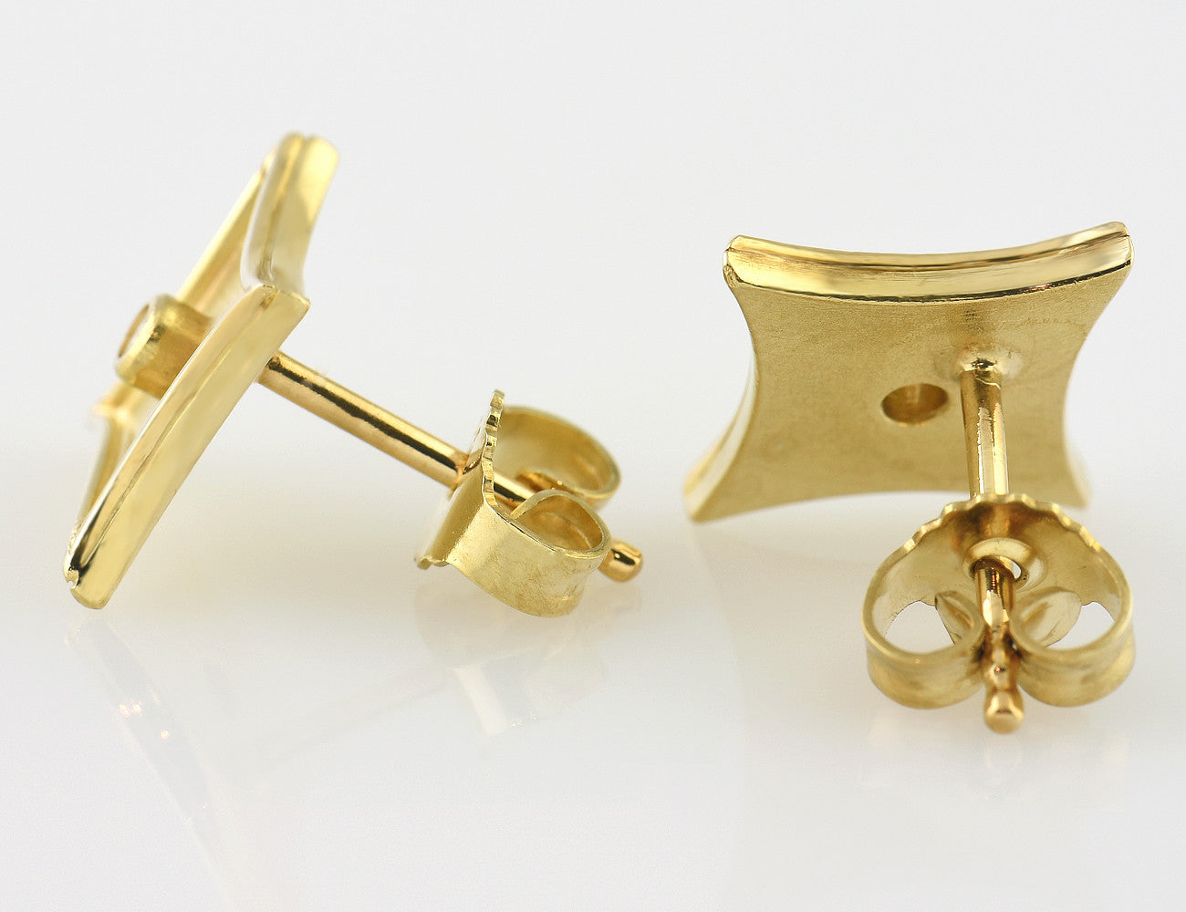 Ohrstecker 585/000 14 K Gelbgold, 2 Diamanten zus. 0,04 ct