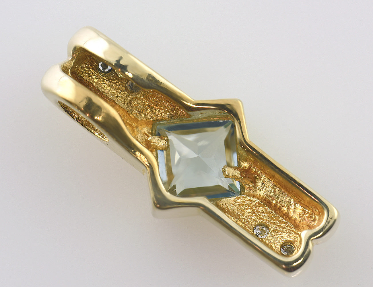 Anhänger Blautopas 585 14 K Gelbgold 4 Diamant zus. 0,04 ct
