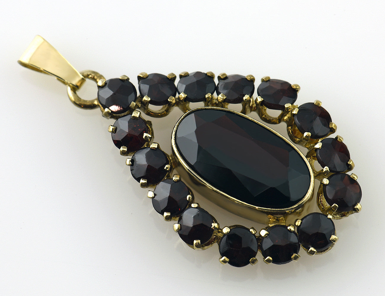 Anhänger Granat 333 8 K Gelbgold