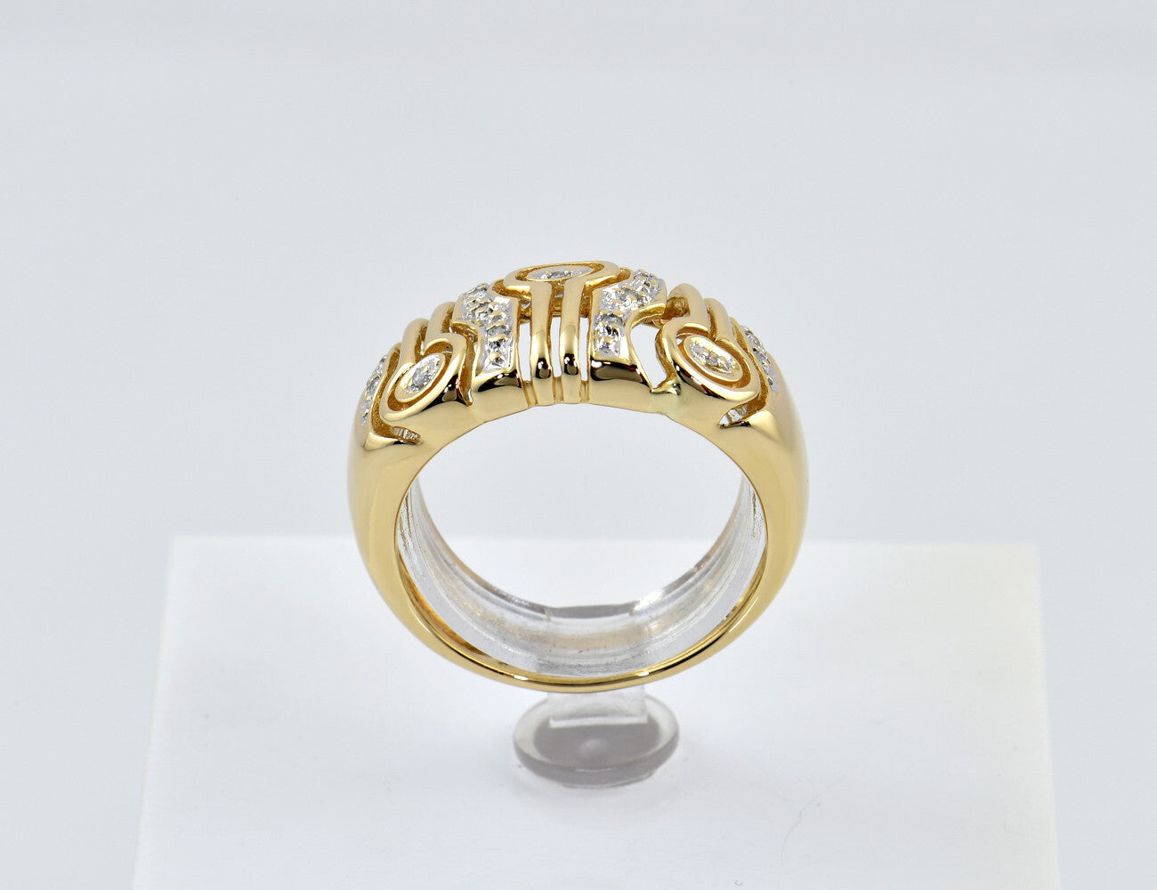 Diamant Ring 585/000 14 K Gelbgold 13 Diamanten zus. 0,12 ct