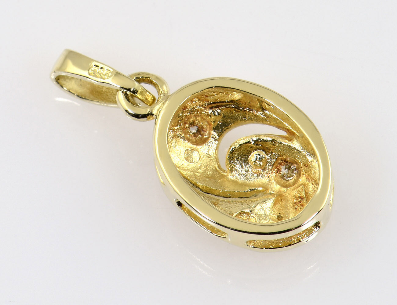 Anhänger 585/000 14 K Gelbgold 3 Diamanten zus. 0,03 ct