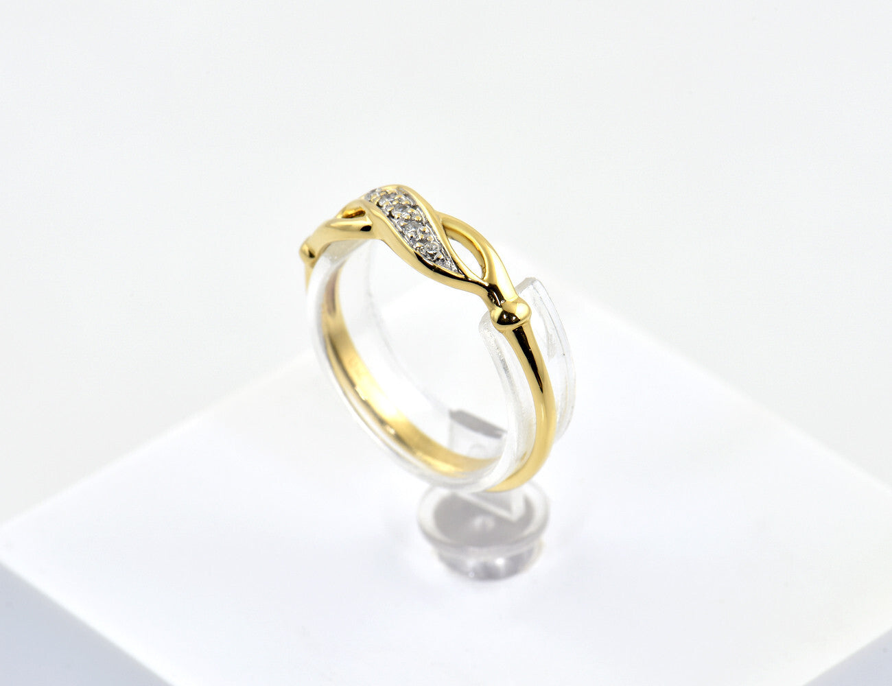 Diamant Ring 750/000 18 K Gelbgold 5 Diamanten zus. 0,05 ct