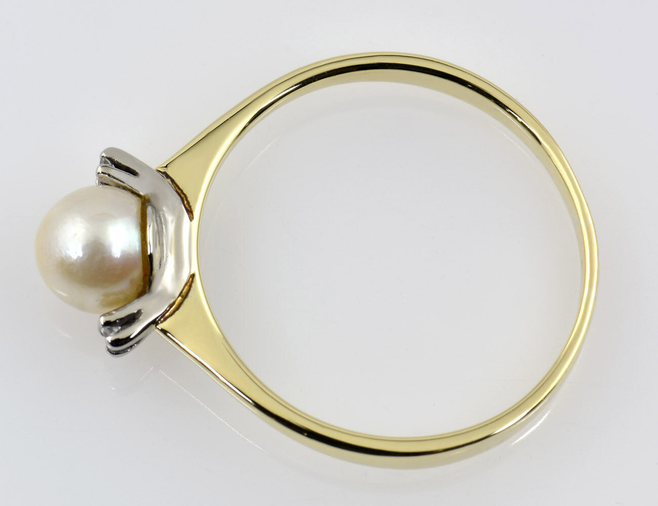 Pearl ring, diamond 585/000 14 K yellow gold, 2 diamonds total 0.02 ct