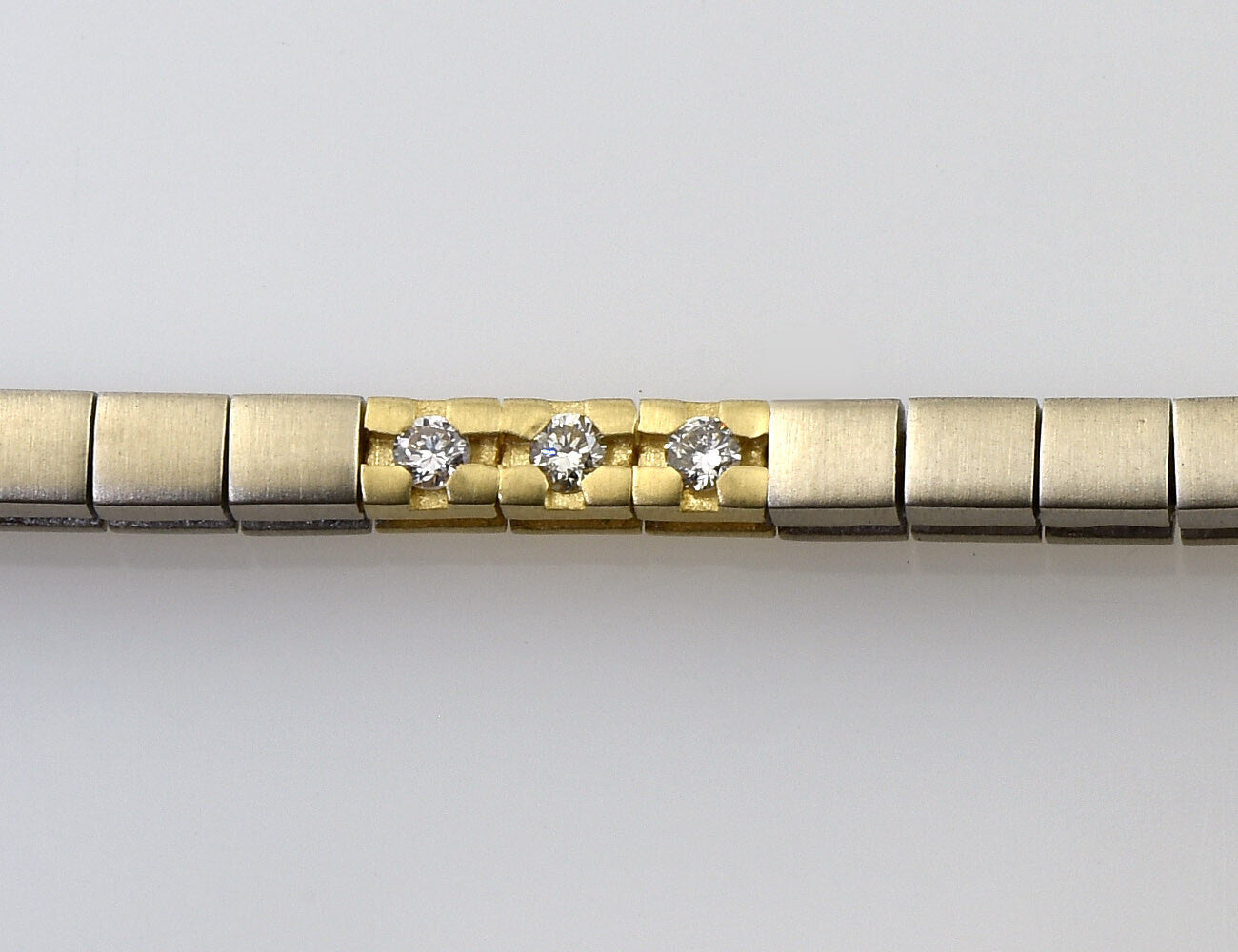Kette 585/000 14 K Weiß-/Gelbgold  21 Brillanten zus. 0,45 ct, 45 cm lang
