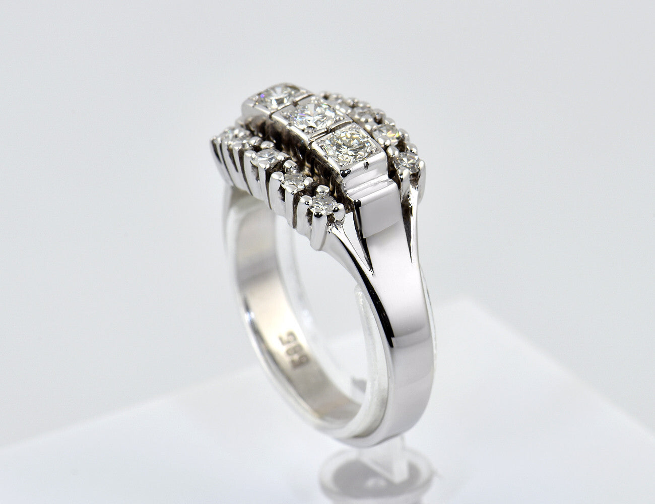 Diamant Ring 585/000 14 K Weißgold 13 Brillanten zus. 0,50 ct