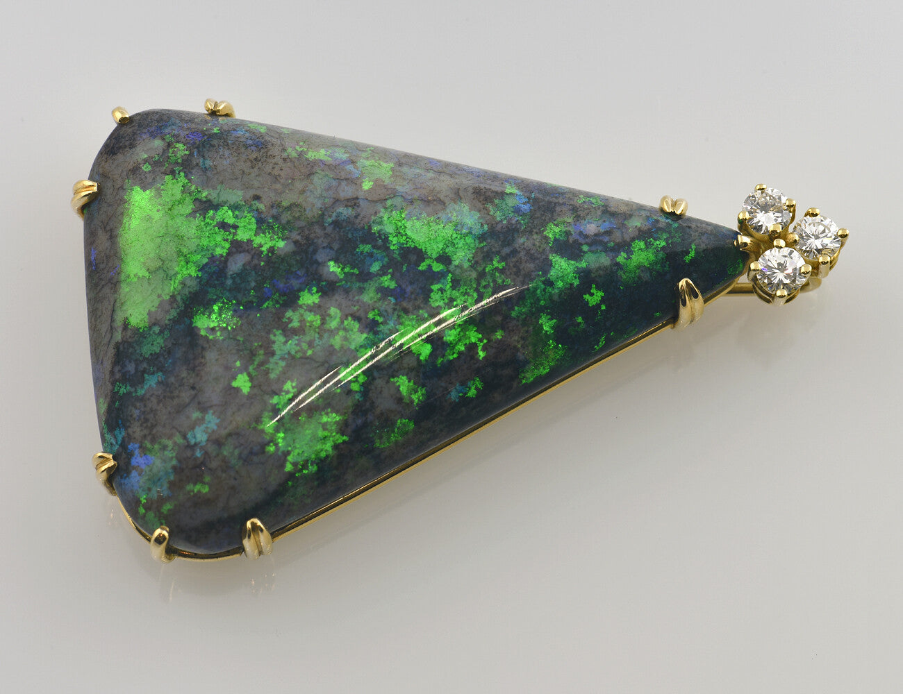 Anhänger Boulder Opal 750/000 18 K Gelbgold, 3 Brillanten zus. 0,52 ct