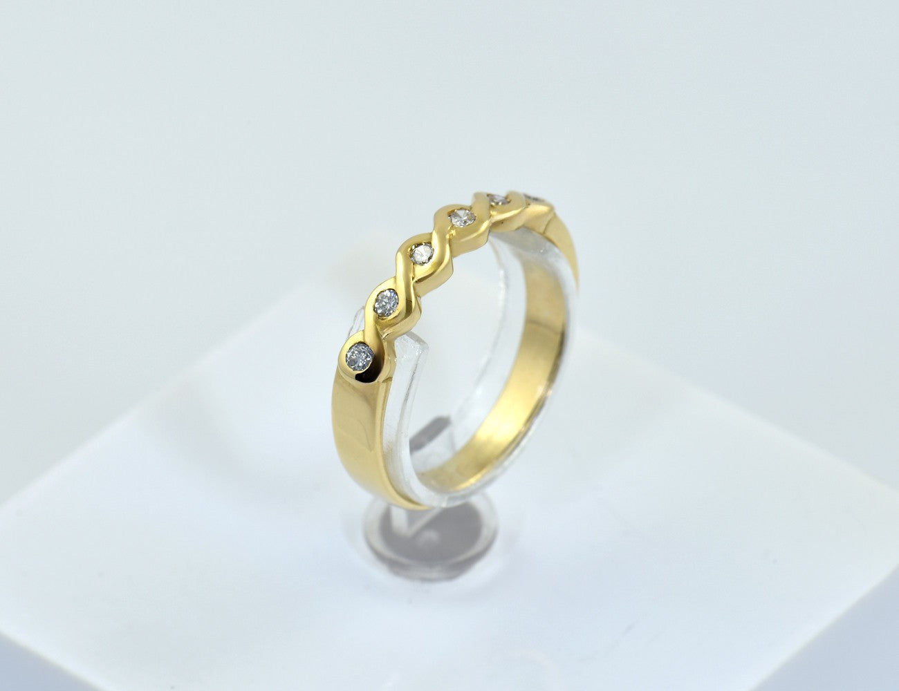Diamant Ring 585/000 14 K Gelbgold 6 Brillanten zus. 0,09 ct